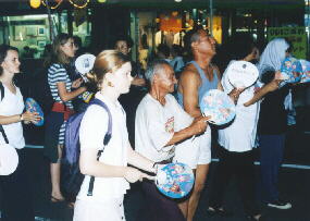 ��ѓ���Q�����Ă��ꂽ�O�l�����