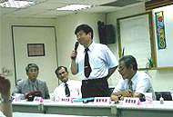 「シロアリはなぜ白いか」などにはあまり興味がないのかもしれない