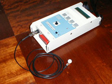 パソコンなどに接続する端子もついている